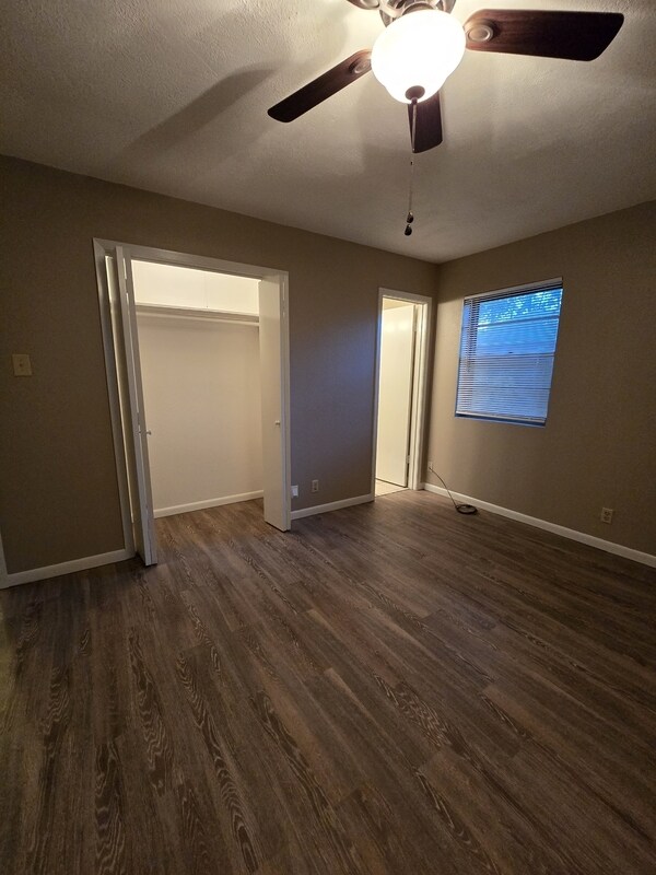 Building Photo - 505 E Acker Tap St