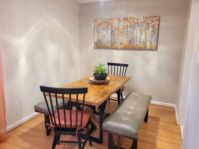 Building Photo - 2028 Pimmit Dr