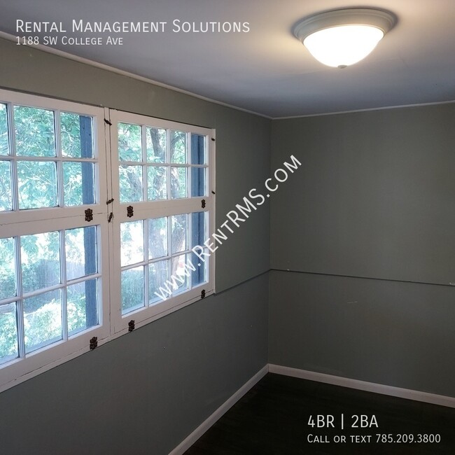 Building Photo - **MOVE-IN SPECIALS**1188 SW College Ave - ...