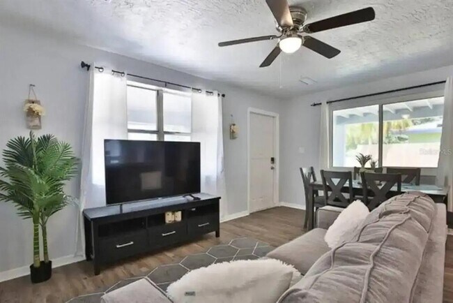 Building Photo - 3113 McIntosh Rd