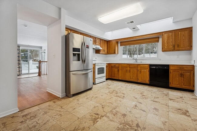 Building Photo - 67 Bentley Ct