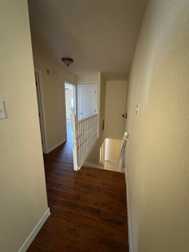 Building Photo - 1020 Dicky Ln