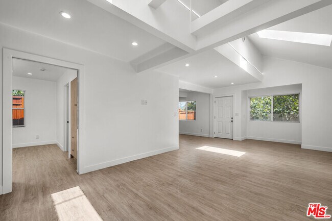 Building Photo - 825 San Miguel Ave