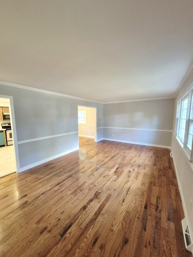 Building Photo - 2402 Fon Du Lac Rd