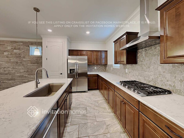 Building Photo - 16234 W La Ventilla Way