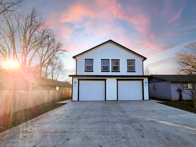 Building Photo - 408 S 11th St
