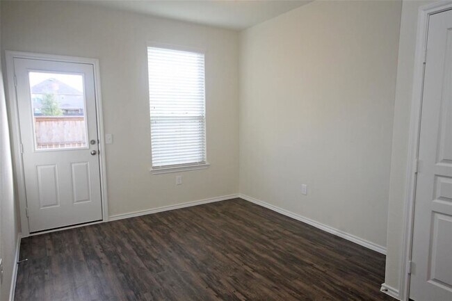 Building Photo - 14635 Myrtle Point Dr