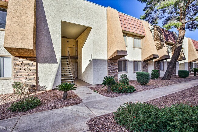 Primary Photo - 5493 Indian River Dr