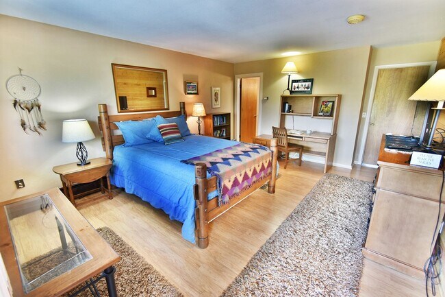 Building Photo - Lake Dillon Condos 203