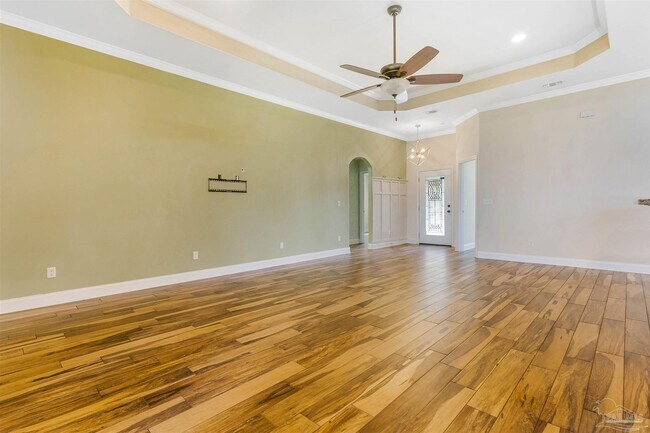 Building Photo - 305 Friar Tuck Rd