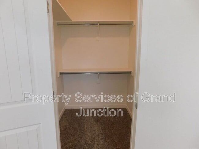 Building Photo - 2360 Canyon Ct