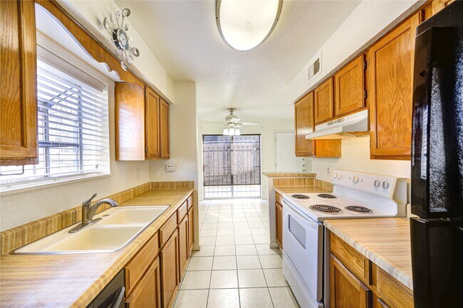 Building Photo - 6500 Sands Point Dr
