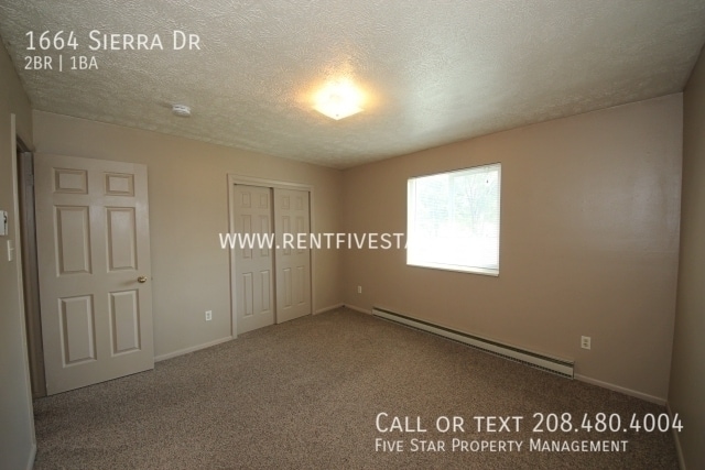 Building Photo - 1664 Sierra Dr