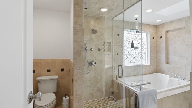 Building Photo - 30 Longfellow St NE