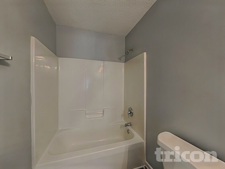 Building Photo - 5130 Daffodil Ln