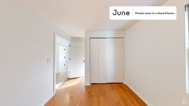 Building Photo - 1841 N Mozart St