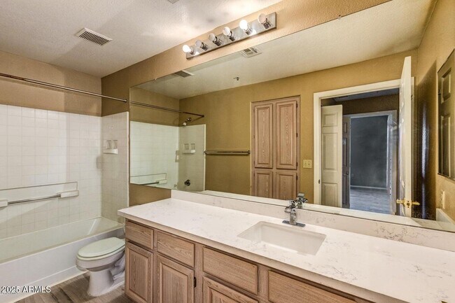 Building Photo - 11375 E Sahuaro Dr