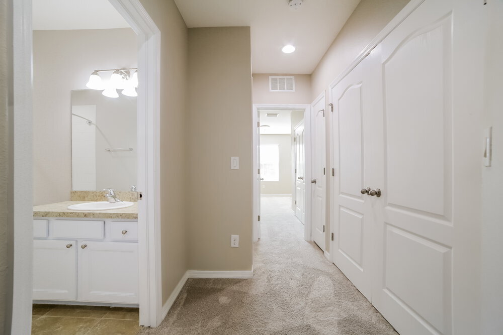 Building Photo - 10408 Red Carpet Ct