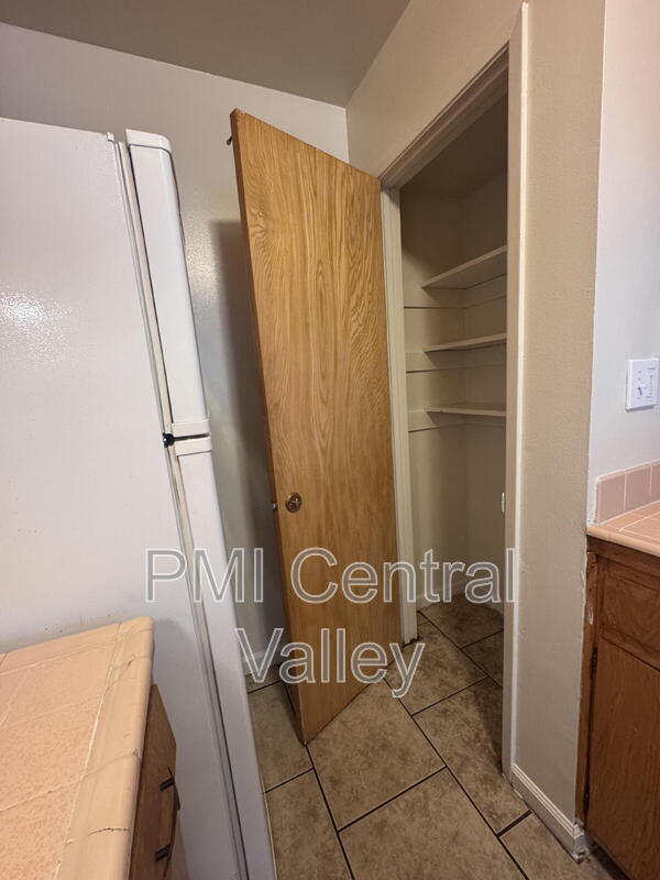 Building Photo - 1331 Pinetree Dr