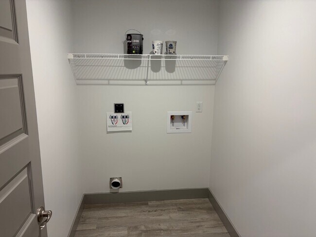 Building Photo - 1160 Marathon Dr