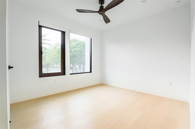 Building Photo - 2803 Garwood St
