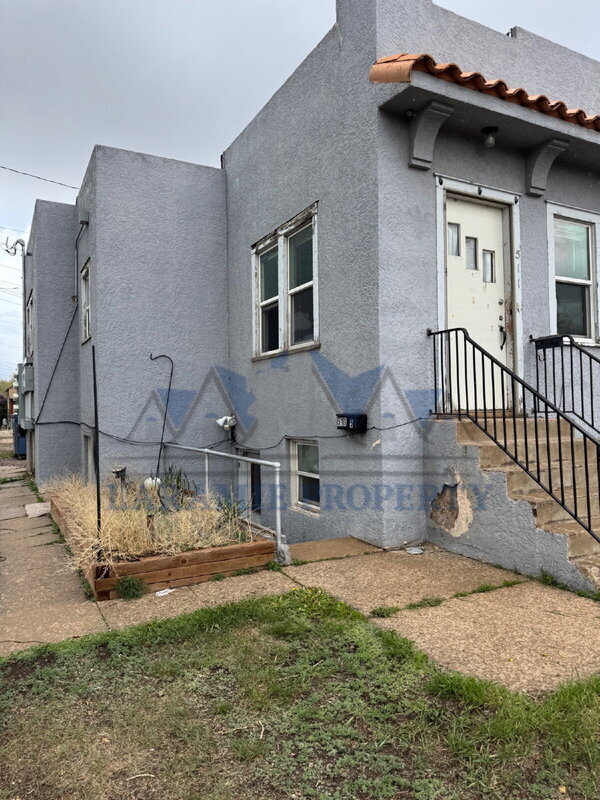 Building Photo - 511 1/2 Lewis St