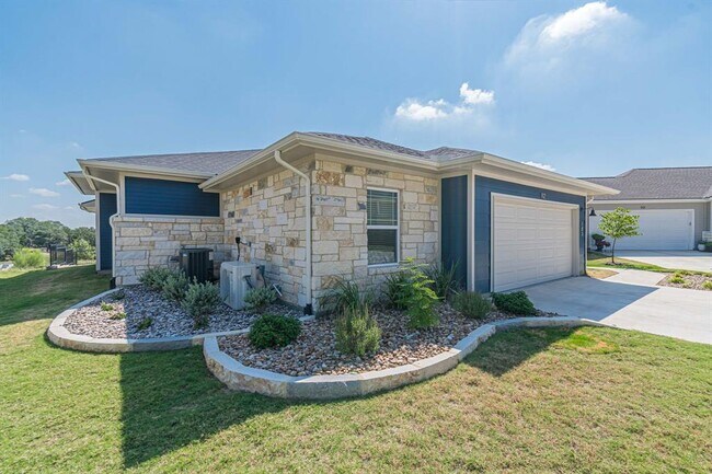 Building Photo - 112 Diving Crst Cv