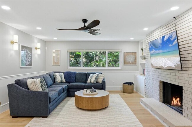 Building Photo - 5159 Oakmont Pl