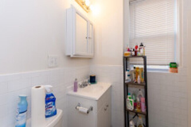 Building Photo - Allston 4 BR Apartment (H&HW Included) - 9/1/26