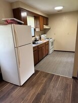 Kitchen - 10253 Garnet Ln