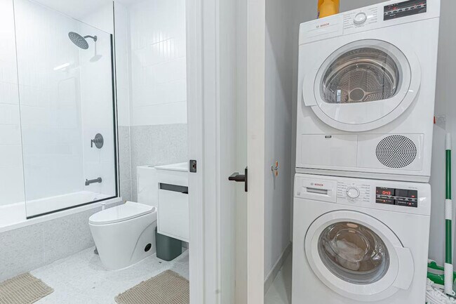 Building Photo - 1255 Decatur St