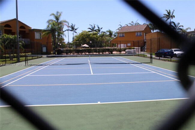 Building Photo - 9735 Fontainebleau Blvd