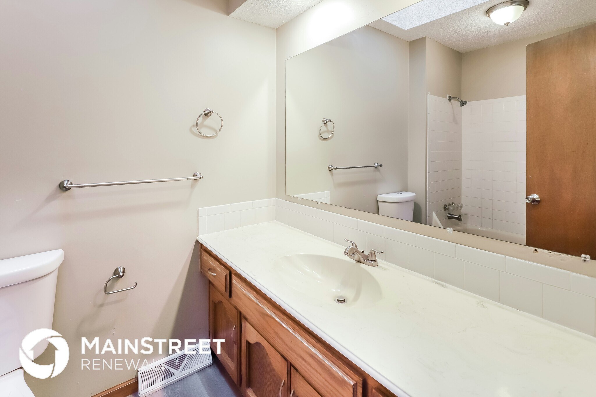 Building Photo - 1005 NE 104th Terrace