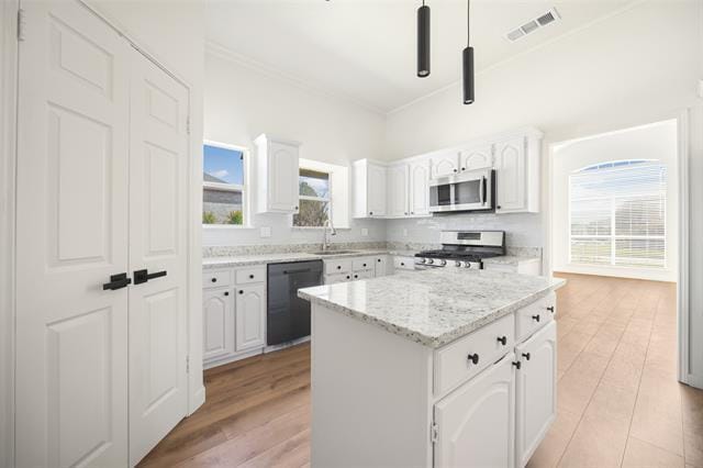 Building Photo - 6641 MacIntosh Dr