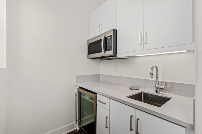 Building Photo - 35821 Cannon Dr