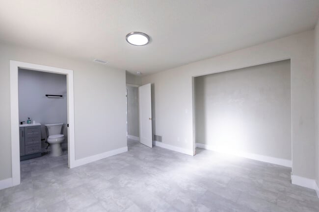 Building Photo - 49 Timber Trl