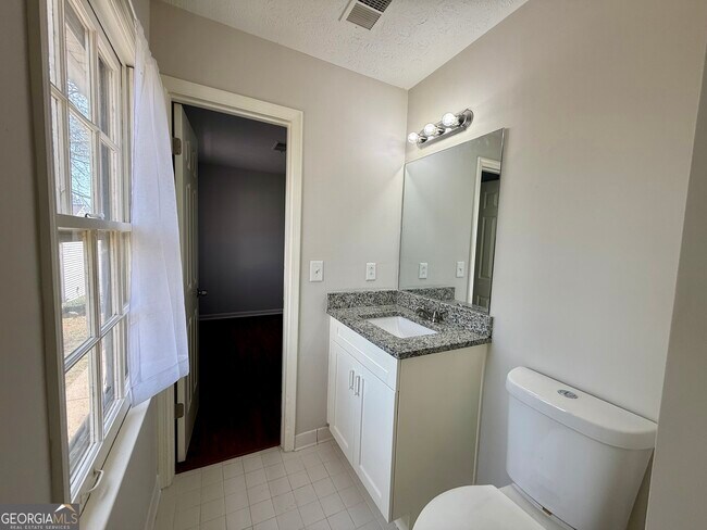 Building Photo - 151 Old Ferry Way