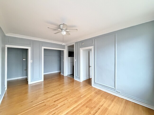 Building Photo - 1371 W Estes Ave