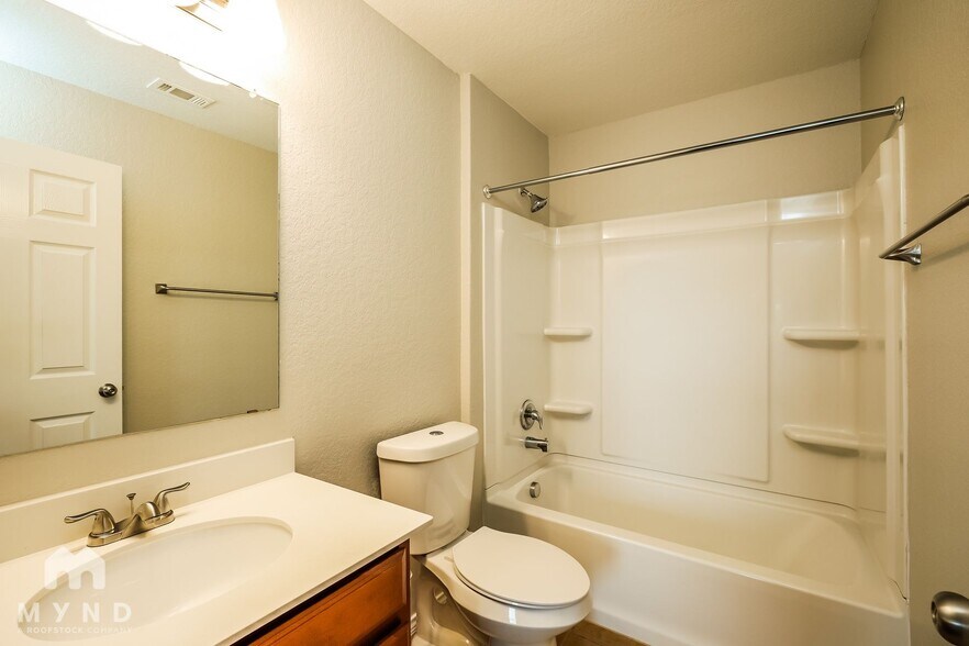 Building Photo - 11331 Fine Design