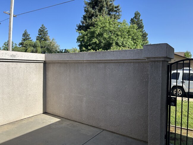 Building Photo - 1333 Glenbrook Way