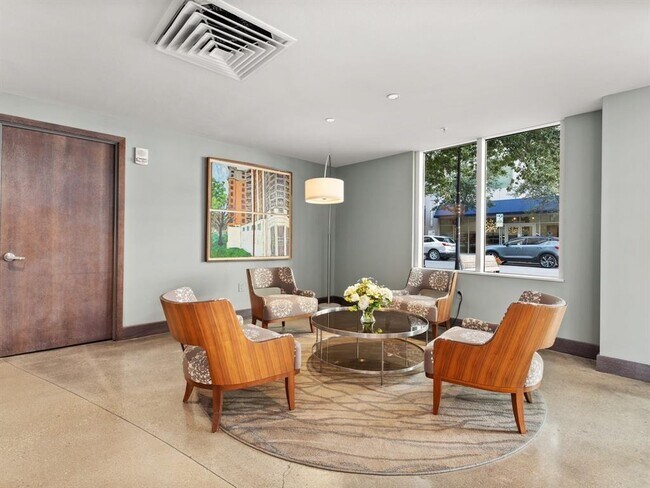 Building Photo - 54 Rainey St