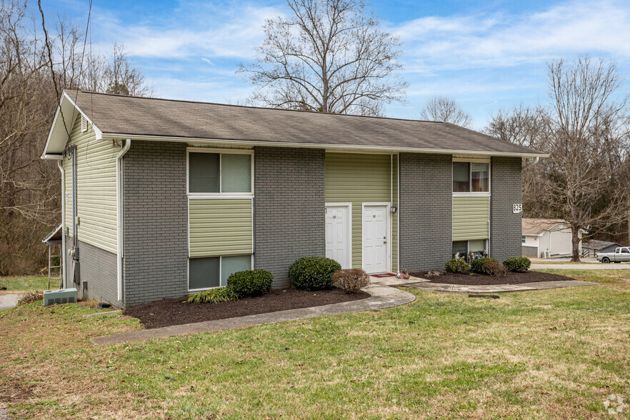 Building Photo - Red Bud Apartments