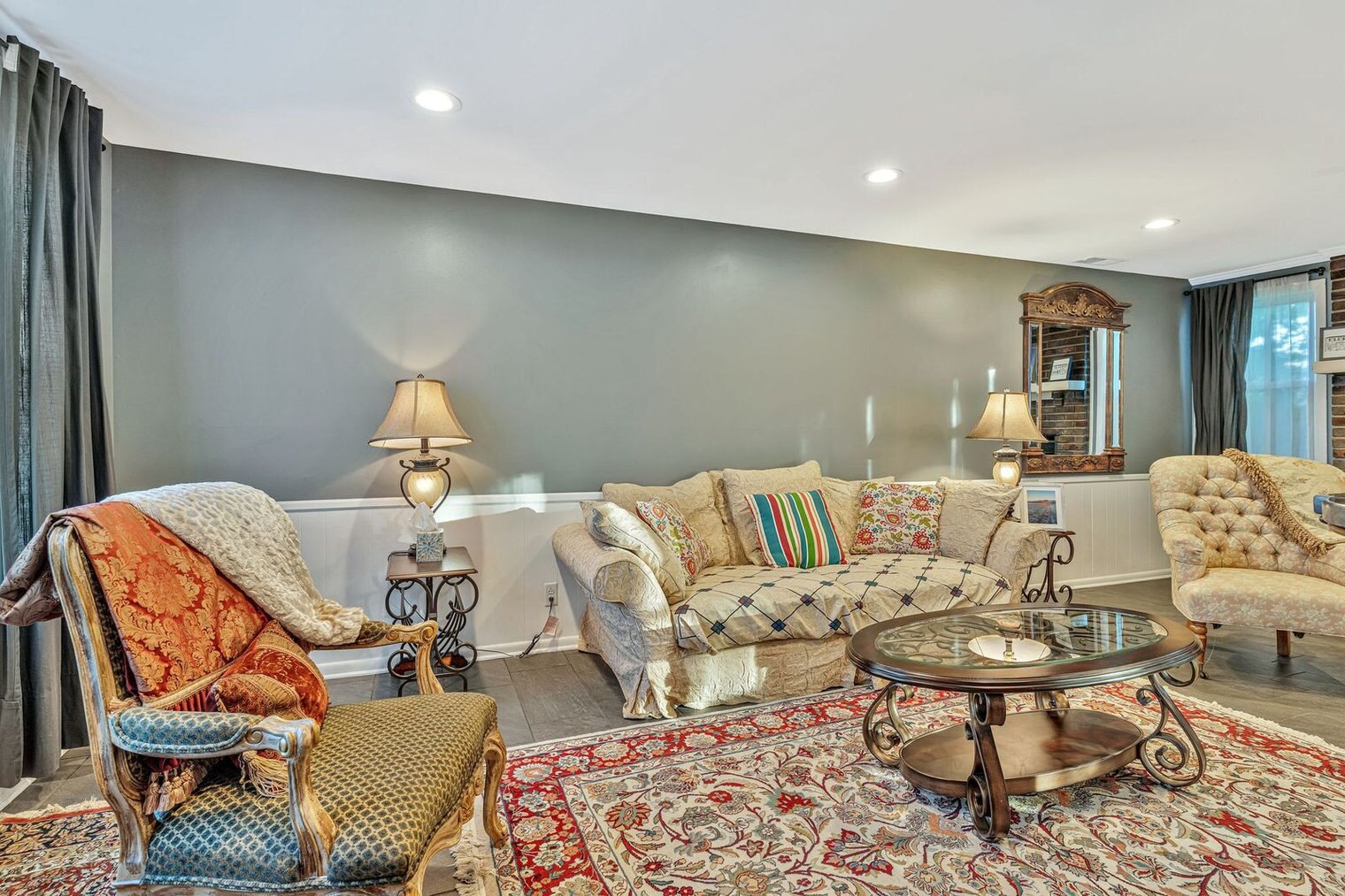Building Photo - 808 Roseview Dr