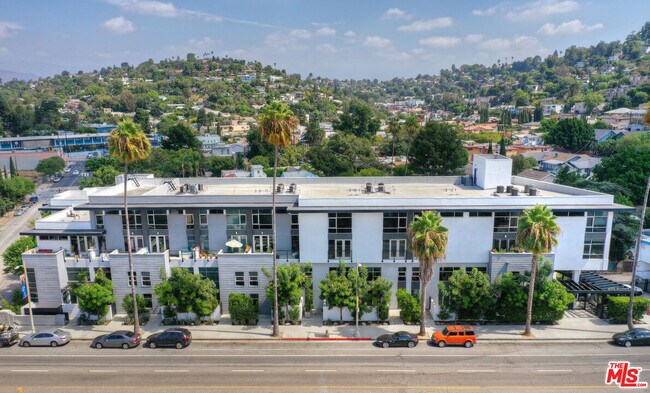 Building Photo - 4111 Sunset Blvd