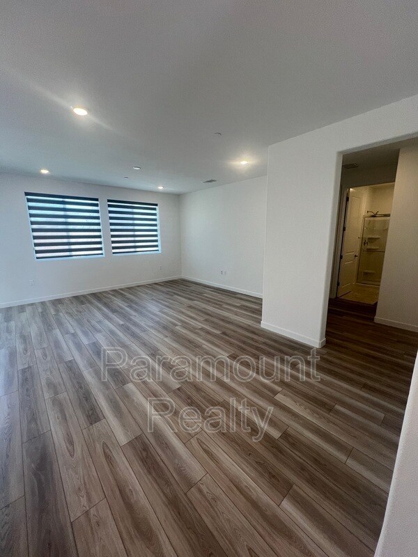 Building Photo - 1740 Lacey Ave