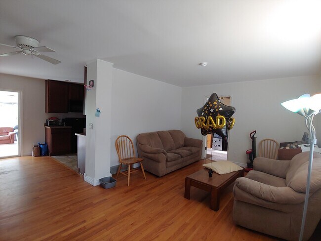 Building Photo - Must See 5 Bed/3 Bathroom East Boulder Home - Available August 7th!