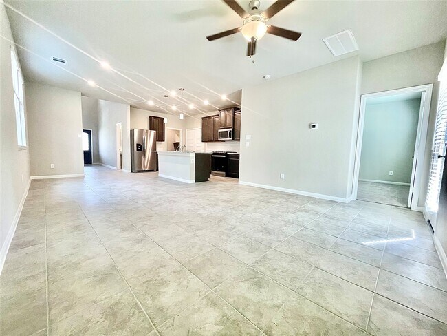 Building Photo - 17526 Rosette Grass Dr