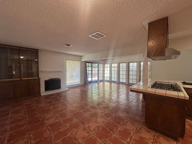 Building Photo - 2615 WEST AVENUE J-8