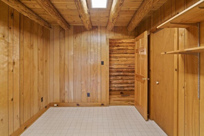 Building Photo - 118 Agape Wy