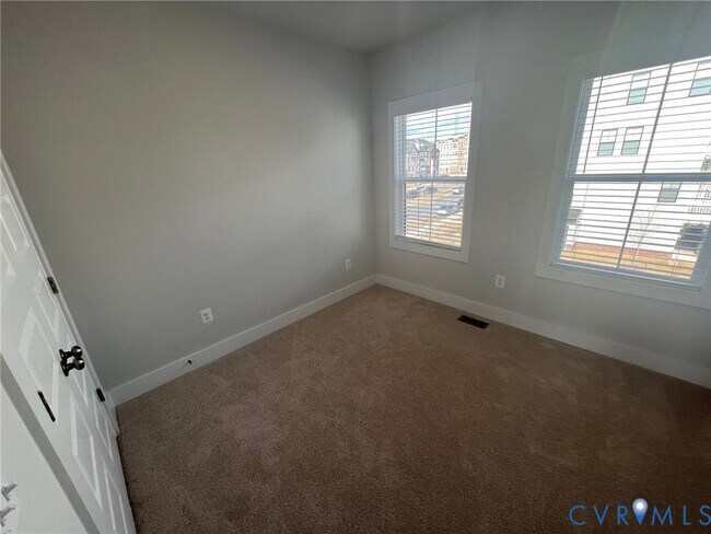 Building Photo - 4007 Munson Wds Pl